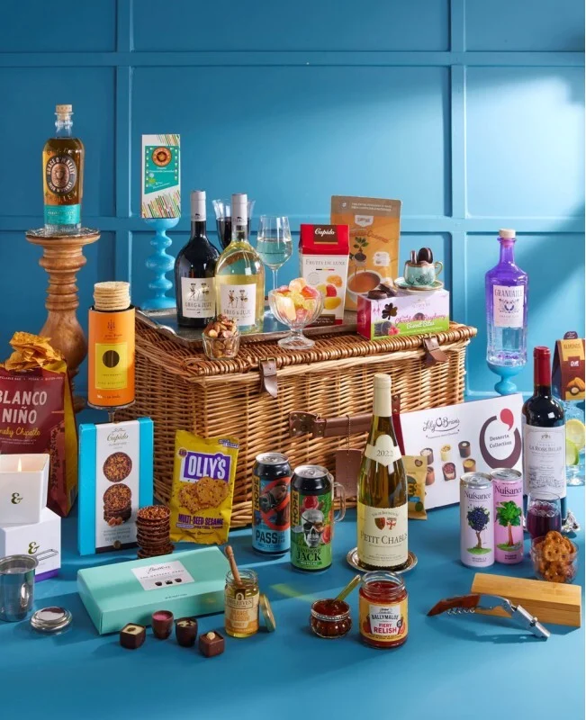 the-right-royal-feast-gift-hamper-germany-651x800 the-right-royal-feast-gift-hamper-germany-651x800