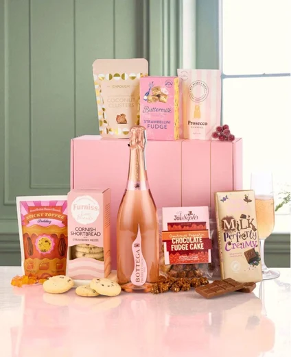 pretty-in-pink-gift-hamper-uk-651x800 pretty-in-pink-gift-hamper-uk-651x800