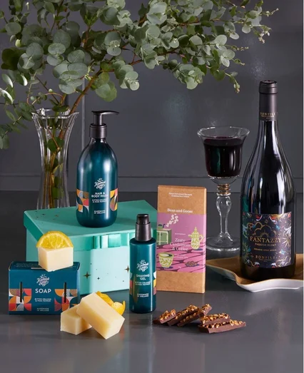 wine-and-wellness-retreat-for-him-gift-hamper-netherlands-651x800 wine-and-wellness-retreat-for-him-gift-hamper-netherlands-651x800