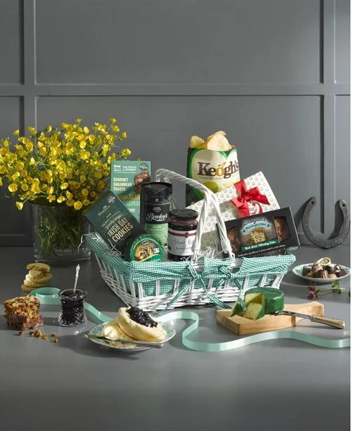 emerald-isle-treasures-gift-hamper-croatia-651x800 emerald-isle-treasures-gift-hamper-croatia-651x800